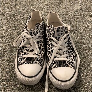 Leopard converse, size 9